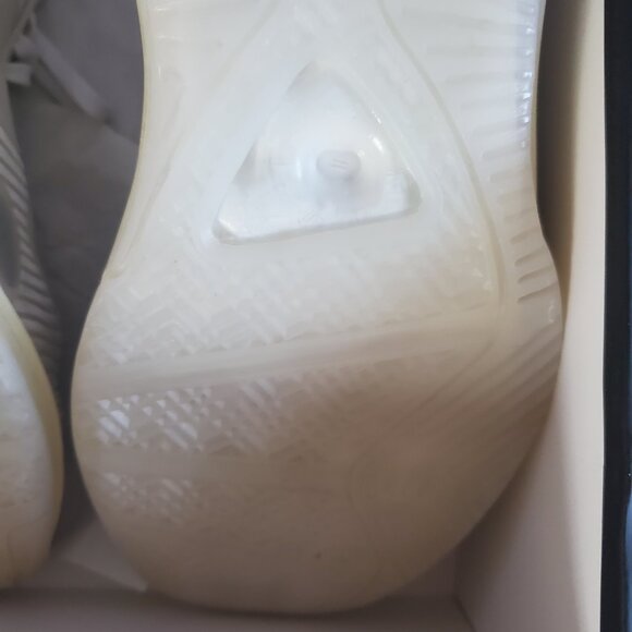 Men's size 7 / Women's 8 LeBron x John Elliot Nike Icon IQs White Ghost Sneakers - Picture 6 of 11